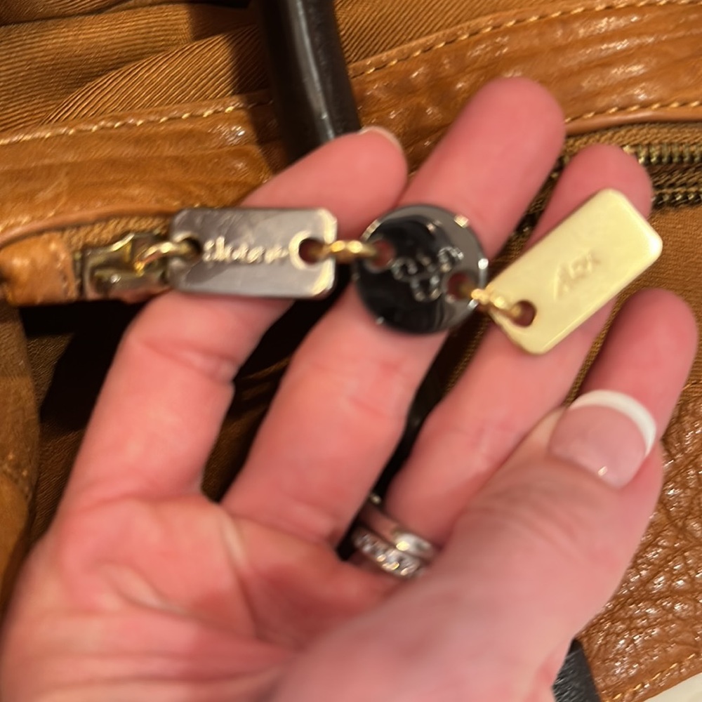 Sloane & Alex Handbag - Picture 9 of 10